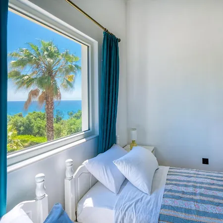 Elegant Seaview And Private Access Lejlighed Halikounas