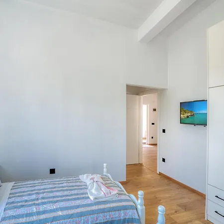 Elegant Seaview And Private Access *