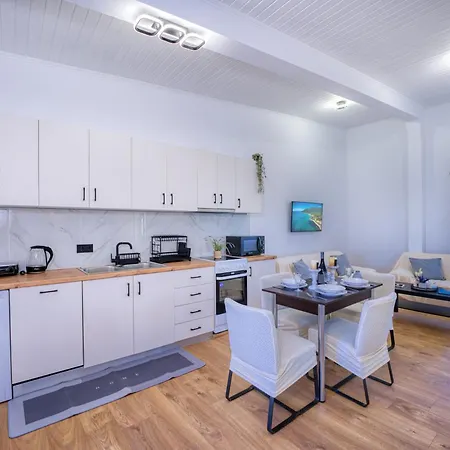 Elegant Seaview And Private Access Lejlighed Halikounas