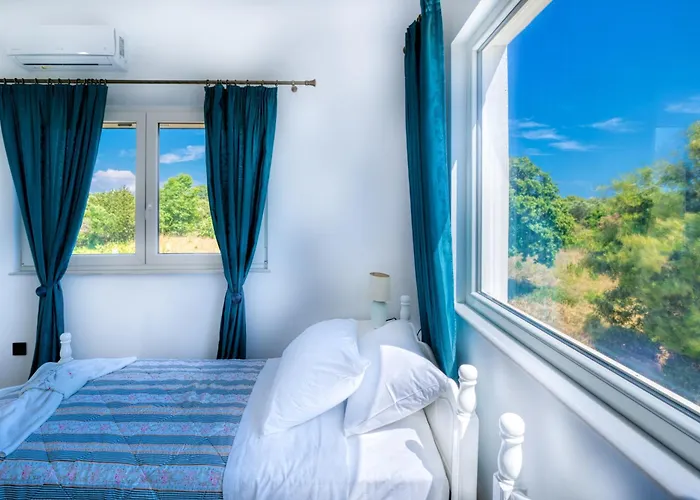 Elegant Seaview And Private Access * Halikounas