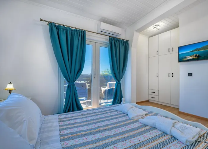 Elegant Seaview And Private Access Halikounas